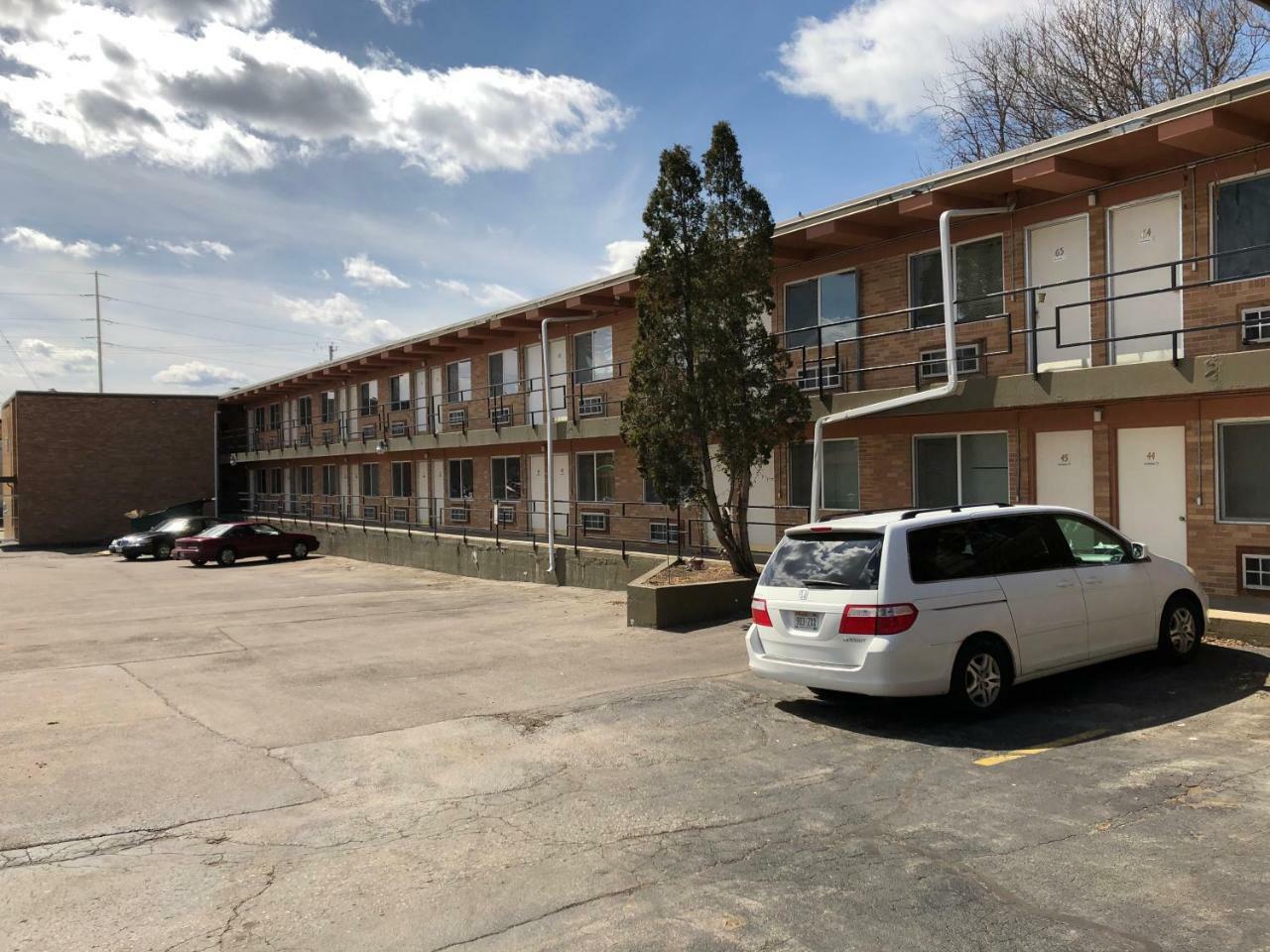 Town Motel Oshkosh Exterior foto